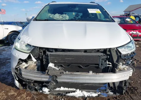 2022 Chrysler Pacifica Touring L z USA, uszkodzony, nr VIN 2C4RC1BG7NR169220